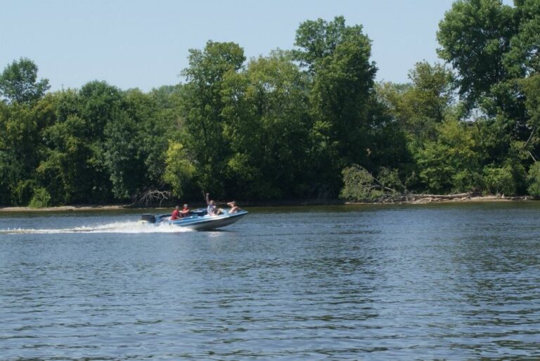 River Road Camping and Marina